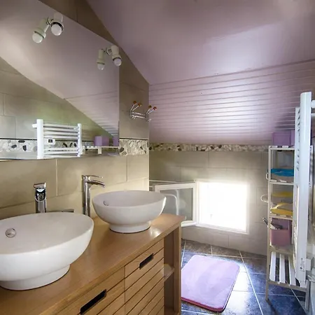 D'hotes Au Chant Des Vents Bed & Breakfast Thurageau